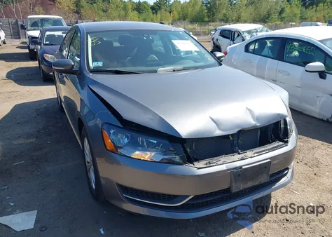 2015 Volkswagen Passat 1.8T Wolfsburg Edition из США, поврежденный, VIN 1VWAT7A36FC020514